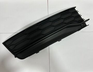 Tampon Izgarası Sağ 5JA807368A Skoda Fabia 2010-2015 Skoda Fabia 2010-2015