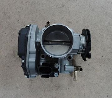 Gaz Kelebeği 1,8 Agn 06A133064M Golf 4 Bora