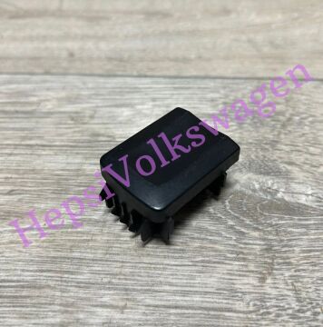 Göğüslük Boş Kapak Çıkma 8L0941515A Audi A3 1997-2000