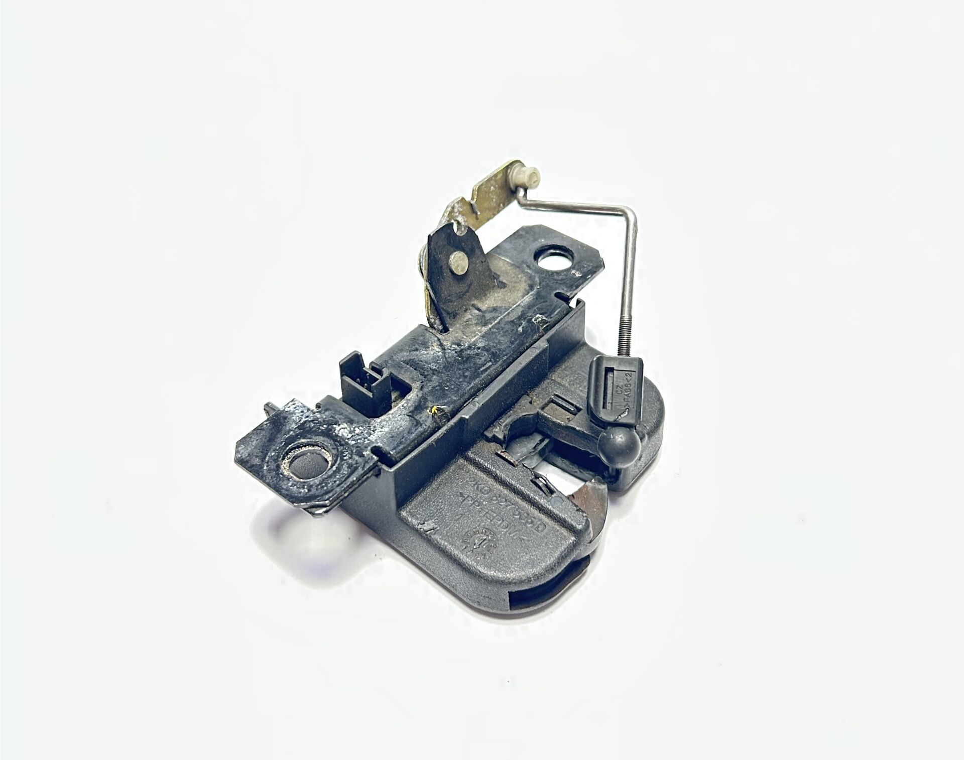 Bagaj Kilidi Arka 2K0827505J 2K5827505 2K0827505B 2K0827505F 2K0827505K Caddy 2004-2010