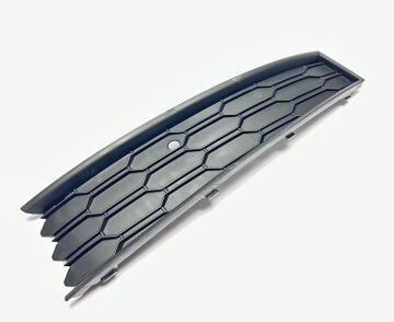 Tampon Izgarası Sol 657807681A Skoda Kamiq 2020 2024