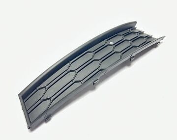 Tampon Izgarası Sağ 657807682A Skoda Kamiq 2020 2024