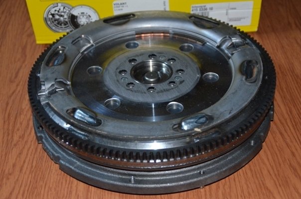 LUK Volant 2.5 BJM Motor 415033610 Volkswagen Crafter(2008-2015)