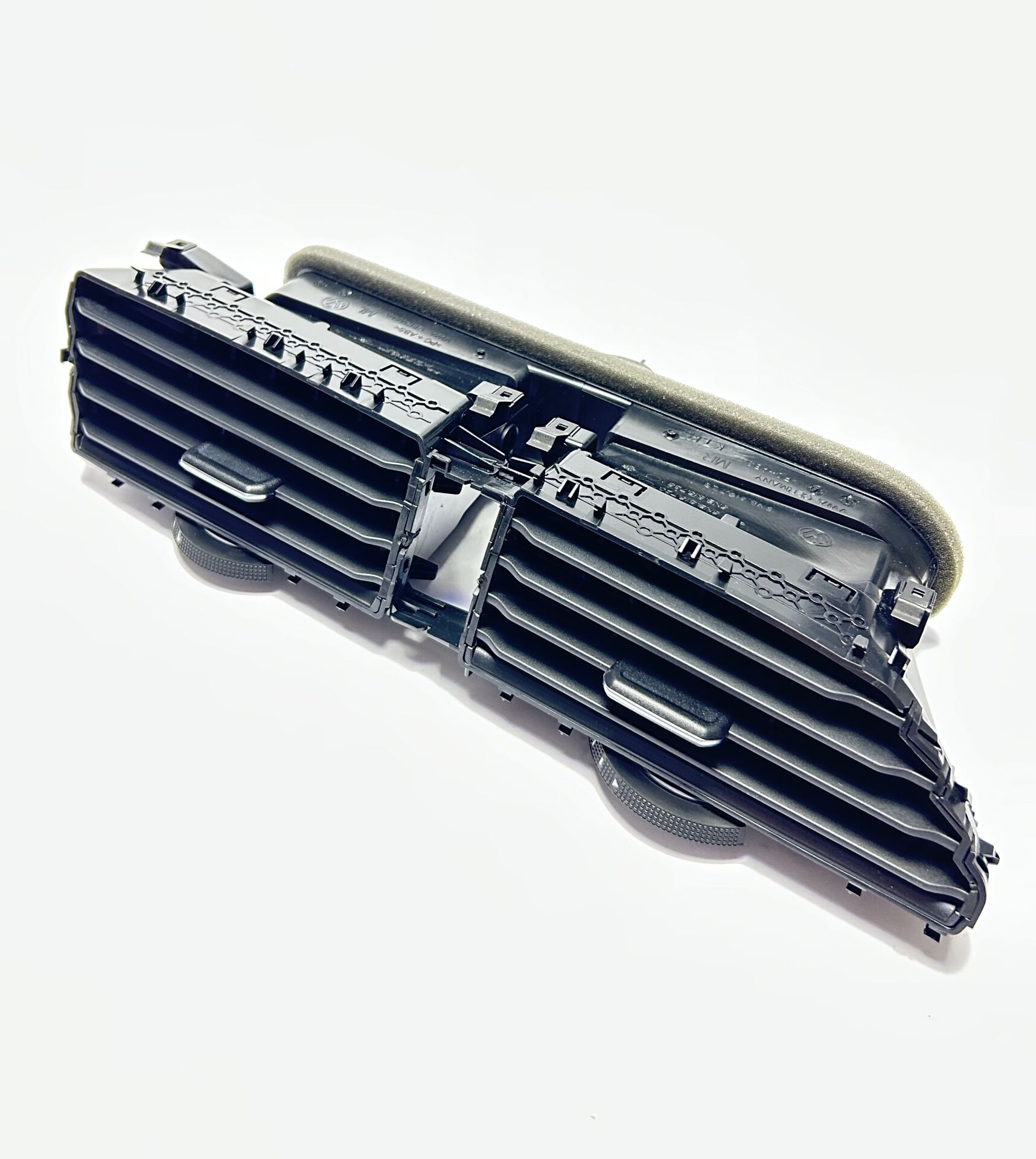 Göğüslük Havalandırması Orta 5Nb819728 5Nb8197289B9 Tiguan 2016-2024