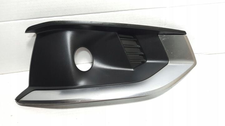 Tampon Izgarası Audi A4(2016-2024) Sağ Sisli Kromlu 8W0807682AK