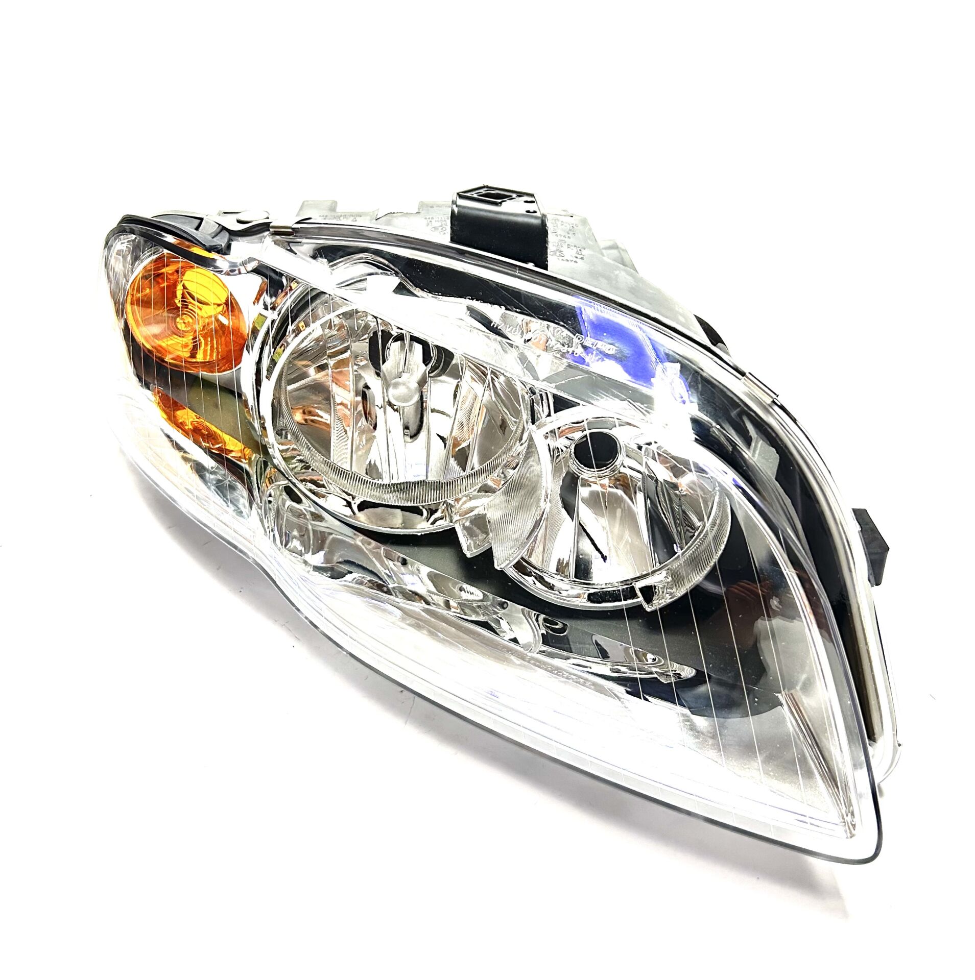 Audi A4 2004-2008 Far Sağ 8E0941004Aj