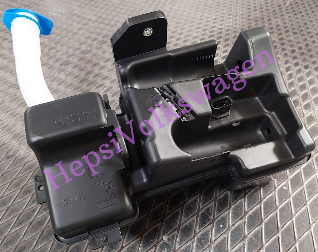 Silecek Su Deposu  5N0955453H 5N0955453B Tiguan 2012-2018