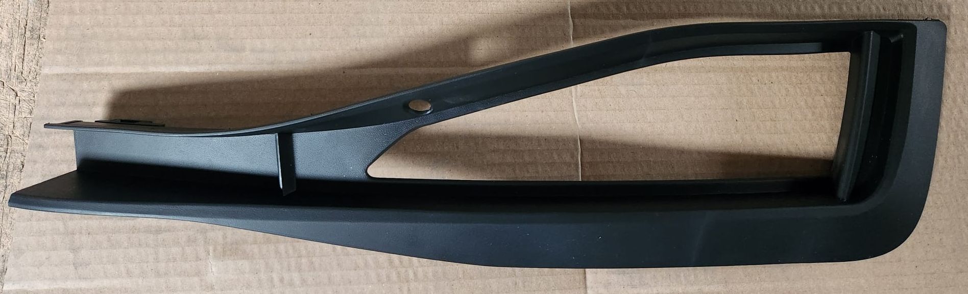 Tampon Izgarası Sağ Sisli Nikelajsız 3G0853666K Passat 2015-2020