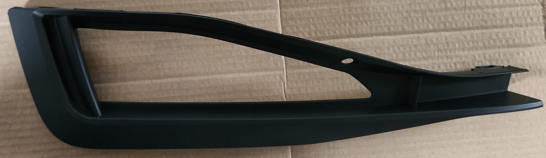 Tampon Izgarası Sol Sisli Nikelajsız 3G0853665K Passat 2015-2020