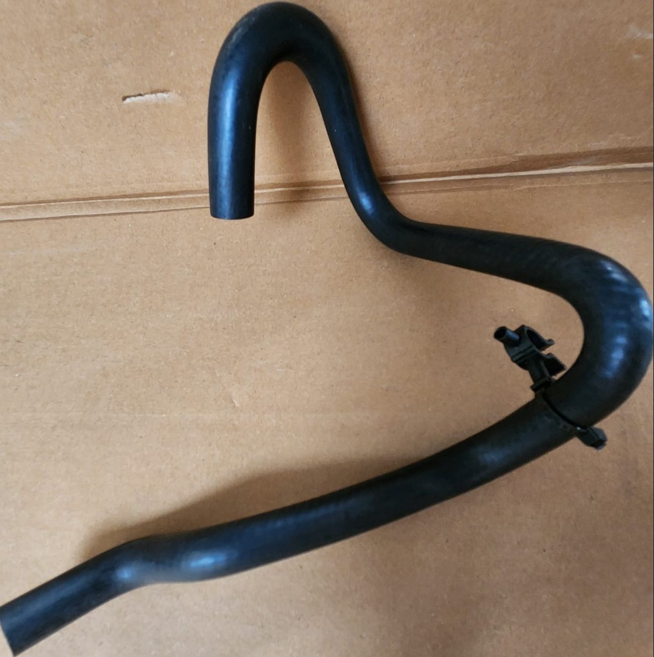 Su Hortumu Crafter 2006-2016 076121063H 076121063G Yağ Soğutucusundan Çıkan 2.5 Bjk Mot