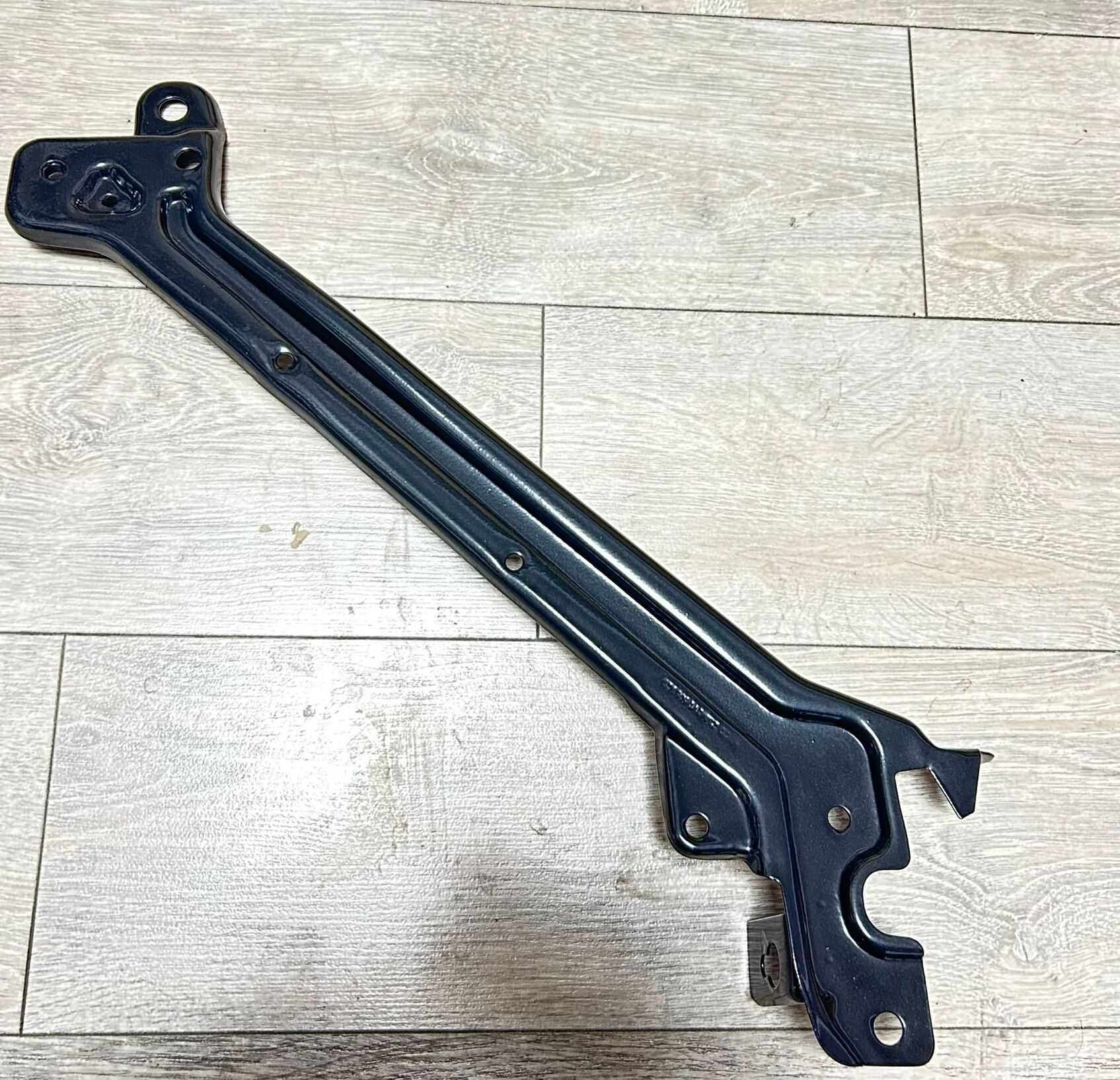 Far Bağlantı Saçı Sol Skoda Super B 2014-2024 3V0806929