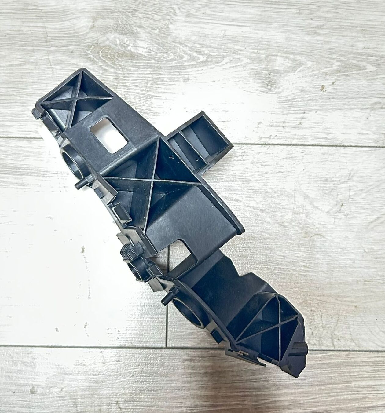 Panel Destek Braketi Sağ Q 5 2016-2024 80A807284A