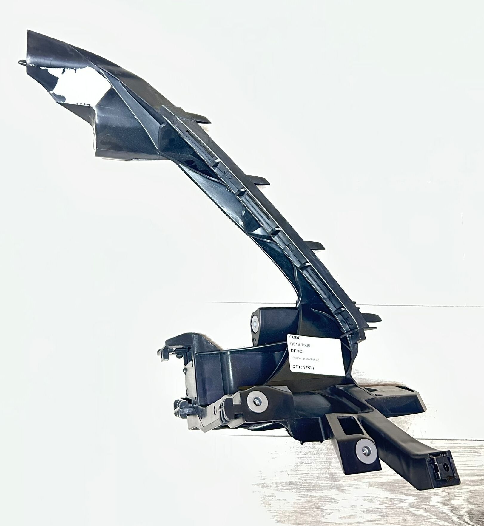 Far Alt Braketi Sol Q 5 2016-2024 80A805607