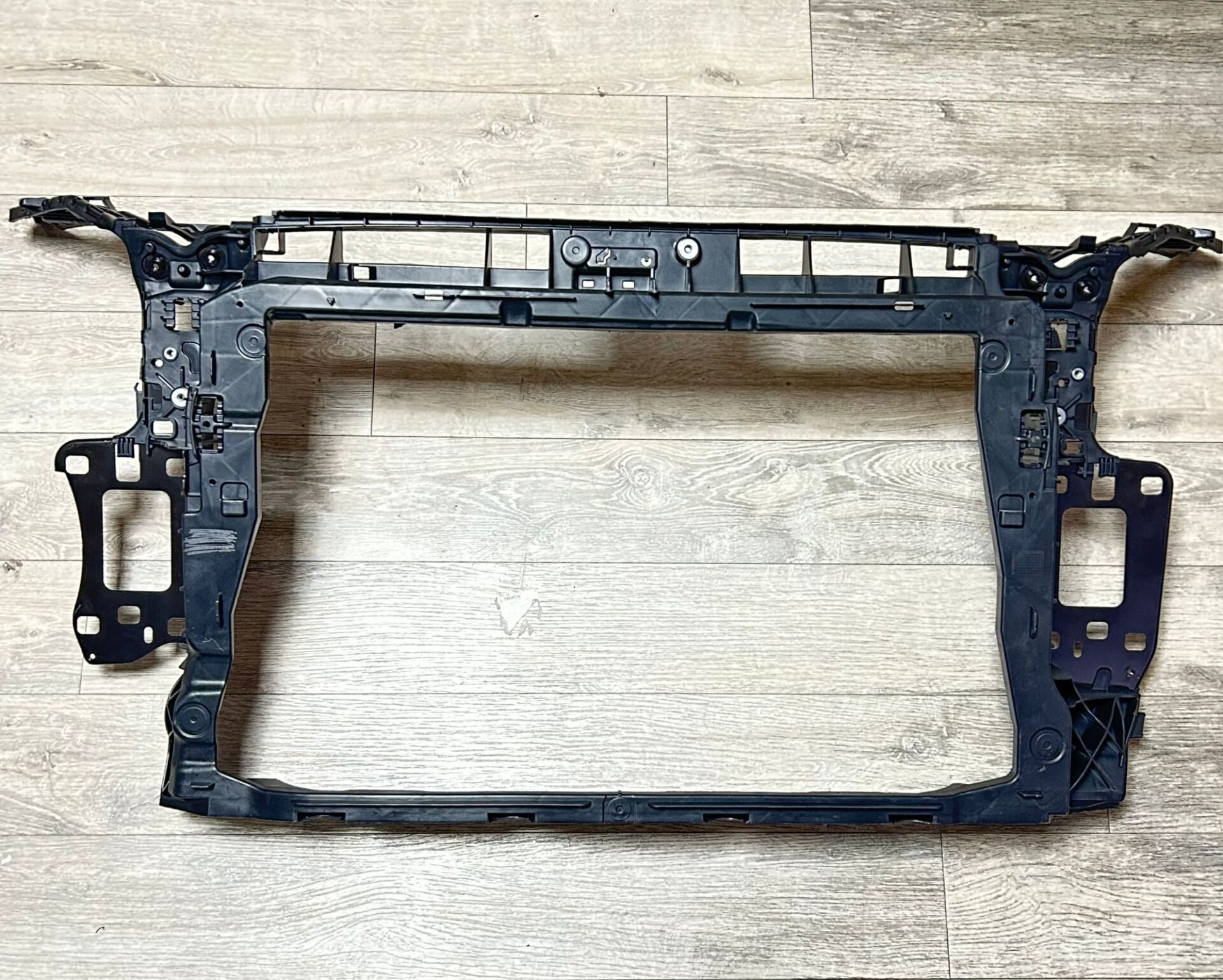 Panel Ön  Q 3 2018-2024 83A805594G 83A805594H