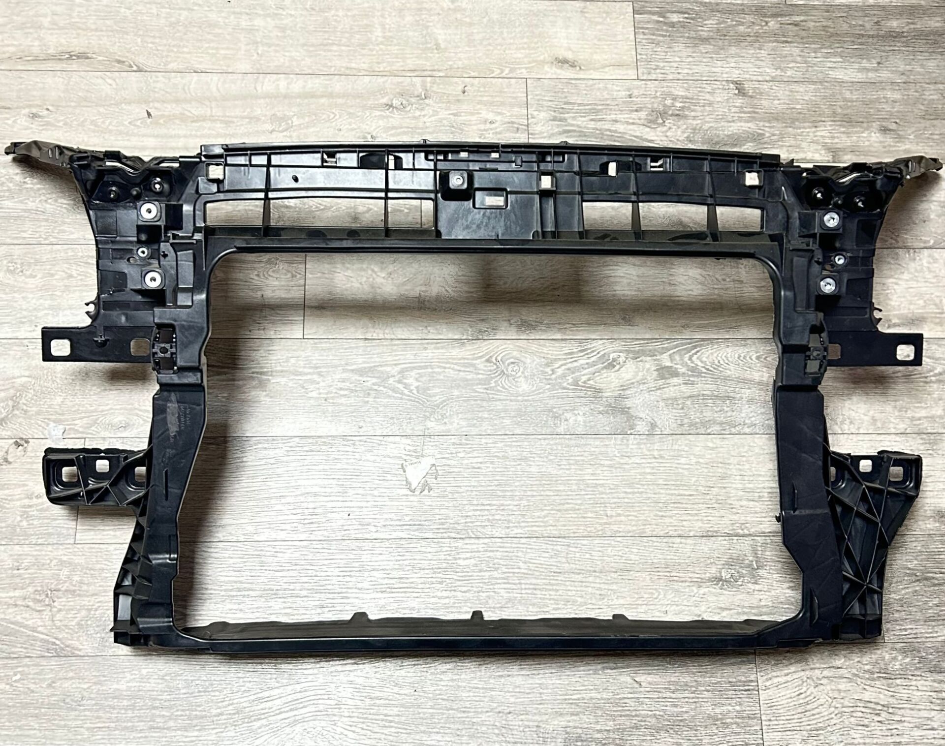 Panel Ön  Q 2 2018-2024 81A805594B