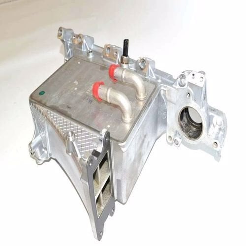 İntercooler Radyatörü 1,6 Tdi 2,0 Tdi 04L129711AB 04L129711D Golf 7-Passat