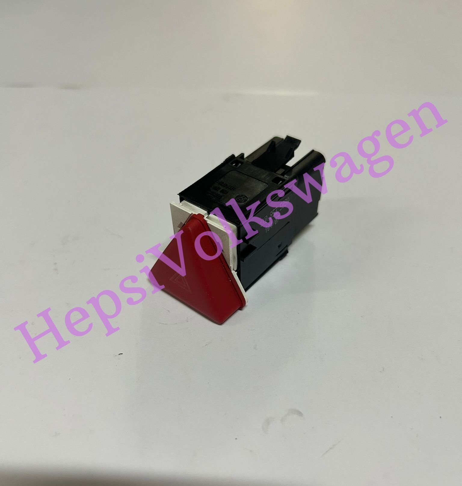 Çıkma Dörtlü Flaşör Anahtarı Üçgen 1K0953509A Golf 5 Jetta