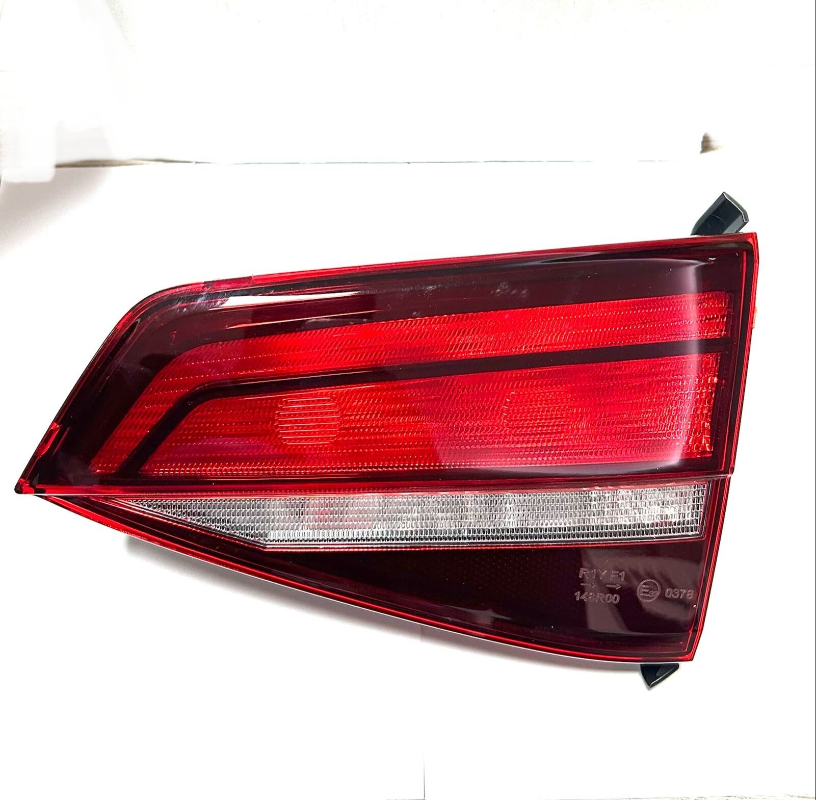 Sağ İç Stop 5C6945094D 44119C4RUE Volkswagen Jetta 2015-2020